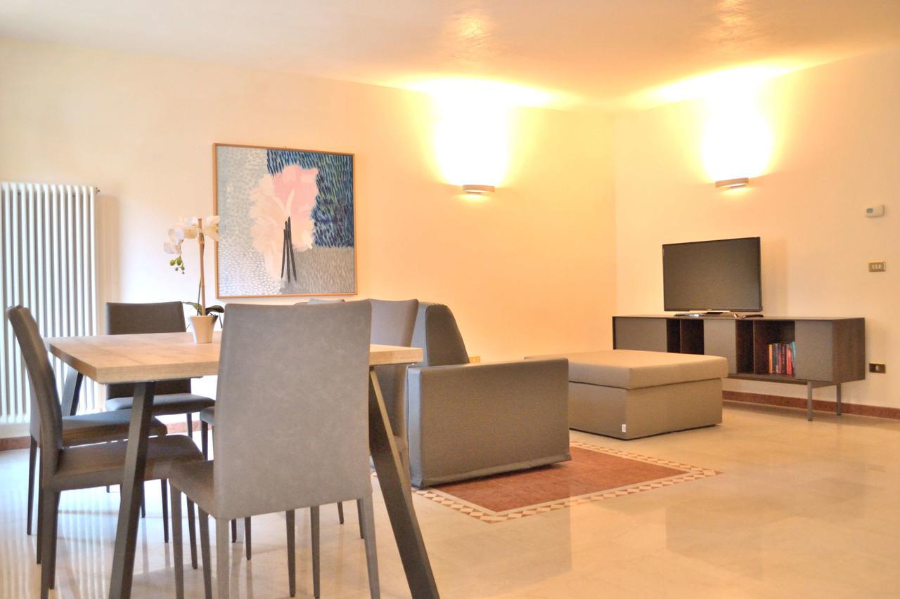 Portico Oscuro Deluxe Apartment - Centro Citta Treviso Eksteriør bilde